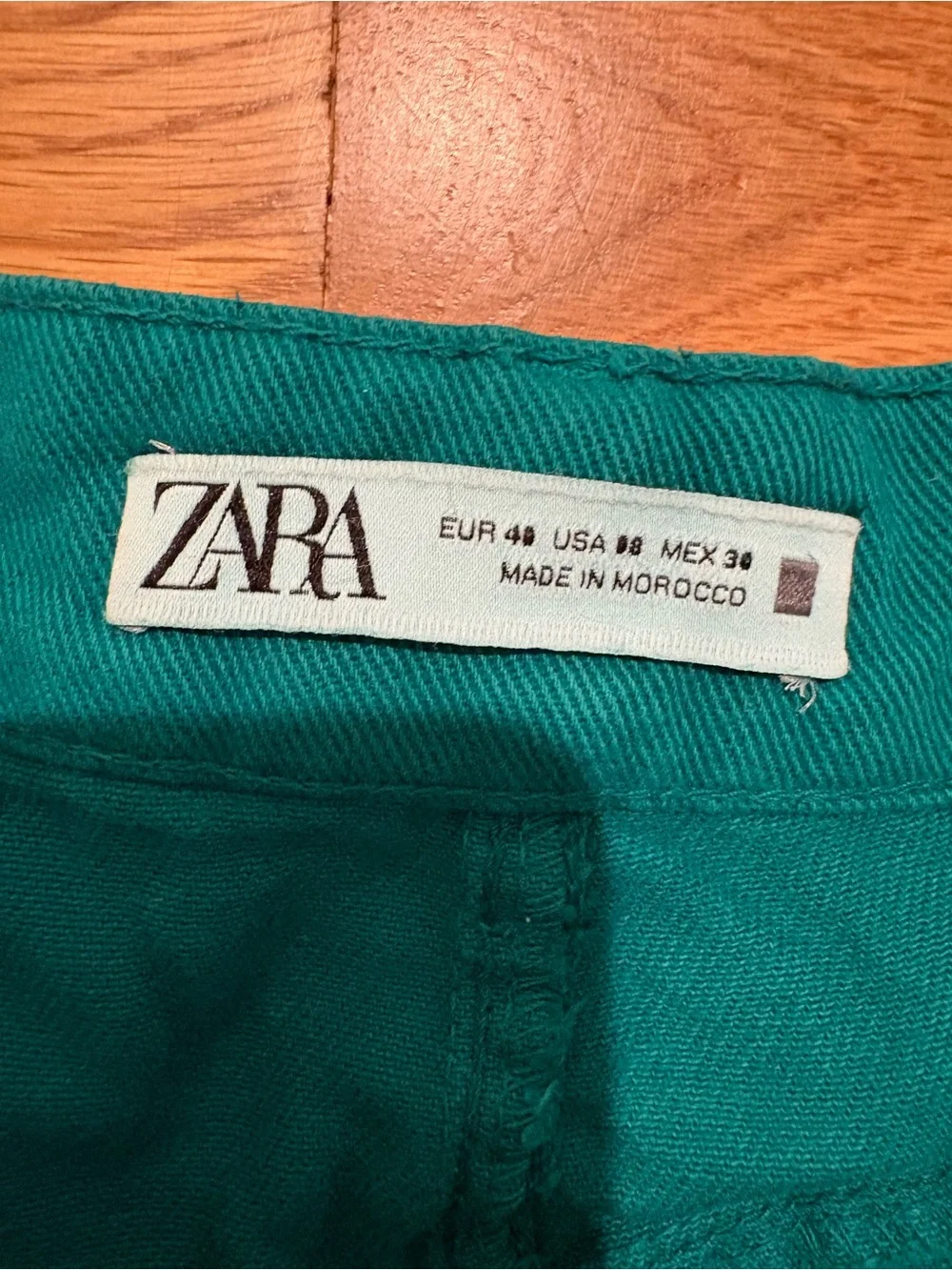 CLOSET CLEANOUT! Zara mom short - green